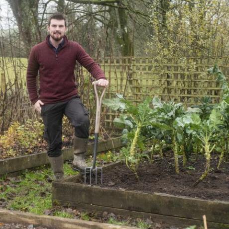 Huw Richards nel suo giardino 