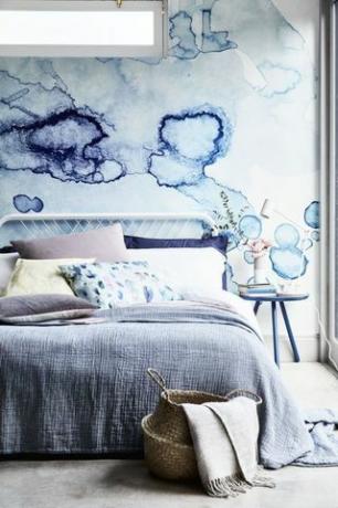 Ispirazione di stile: blu inchiostro. Styling di Sally Denning. Fotografia di Mark Scott.