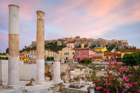 Resti della Biblioteca e dell'Acropoli di Adriano nel centro storico di Atene,