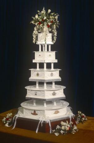 La torta nuziale del principe Carlo e della principessa Diana.