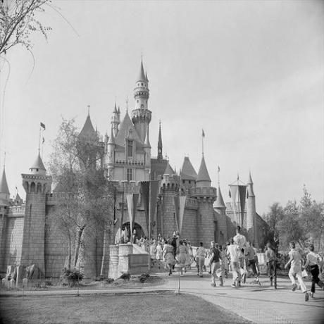 le migliori foto di disney aprono il giorno a disneyland 1955