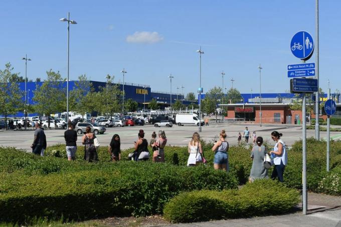 ikea riapre i negozi in inghilterra e irlanda del nord mentre il blocco del coronavirus si allenta