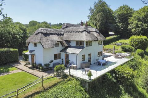 cottage con tetto in paglia in vendita a tonbridge