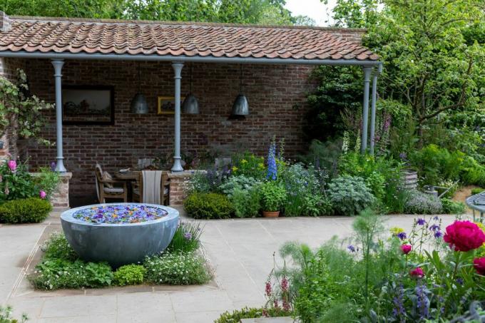 chelsea flower show 2023 savills garden progettato da mark gregory