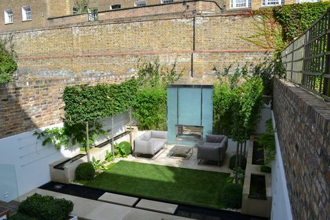 Design contemporaneo del giardino a Kensington - progettato da Kate Gould - costruito da The Garden Builders