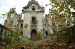 6.500 persone acquistano il castello del 13 ° secolo fatiscente in Francia
