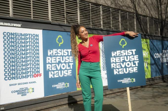 miquita oliver sostiene la campagna di ribellione del consumo di gumtree