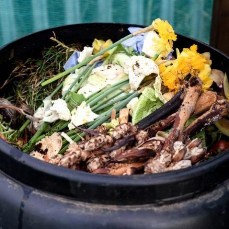 Bidone per compost da giardino