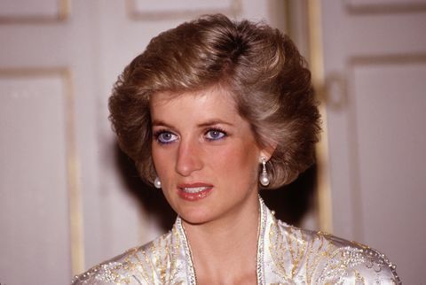 Diana Princess of Wales a una cena del presidente Mitterand al Palazzo dell'Eliseo a Parigi