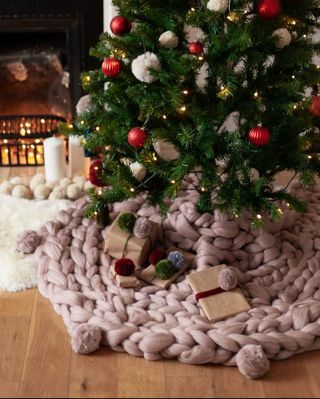 Gonna per albero di Natale in maglia gigante