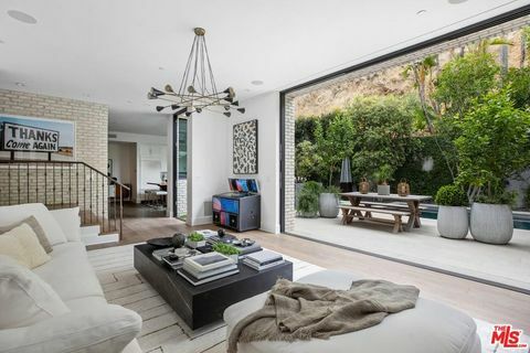 L'ex west hollywood los angeles casa di kendall jenner john krasinski e emily blunt è sul mercato