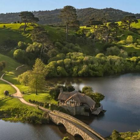 hobbiton dal signore degli anelli è ora su airbnb