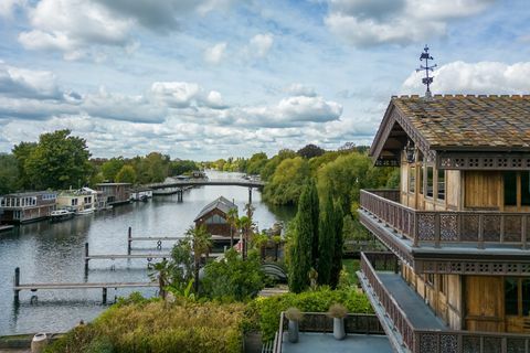 chalet svizzero in vendita, hampton court, surrey