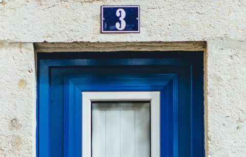 Porta numero tre (3) - porta blu
