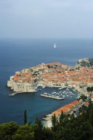 città costiera in riva al mare