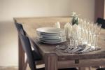 Suggerimenti di esperti su come ospitare una cena in uno spazio ridotto