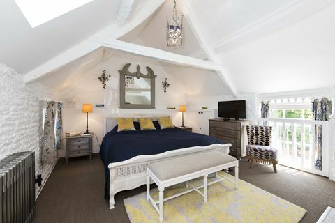 The Old Fire Station - camera da letto - Cotswolds - Savills