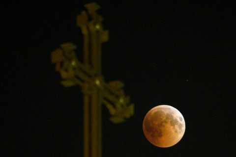 luna di sangue armenia