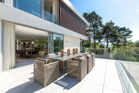 Optima, Luscombe - terrazza - Fine & Country