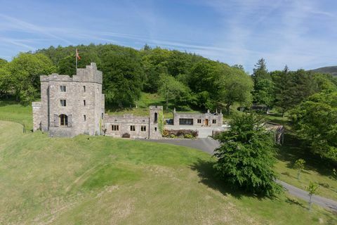 Castell Gyrn - Castello con 6 camere da letto nel Galles