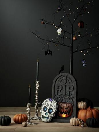 John Lewis Pre illuminato Black Tree, Skulls