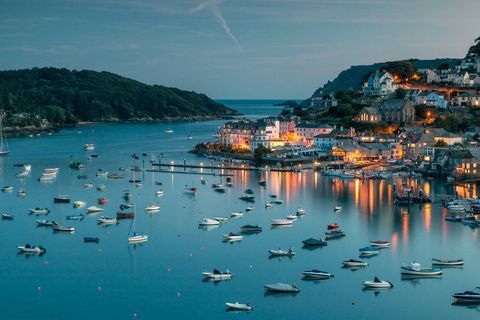 Salcombe, Devon - Salcombe Harbour, scattata subito dopo il tramonto in una sera d'estate.