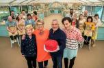 Replica il tema settimanale o la sfida tecnica di Bake Off con Amazon Baking Shop