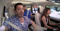 L'episodio "Carpool Karaoke" di Jonathan Scott e Zooey Deschanel è finalmente uscito