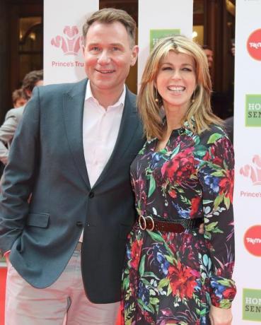 londra, regno unito 20190313 richard arnold e kate garraway at the prince's trust tk maxx e homesense celebra i premi di successo al london palladium foto di keith mayhewsopa imageslightrocket tramite getty images