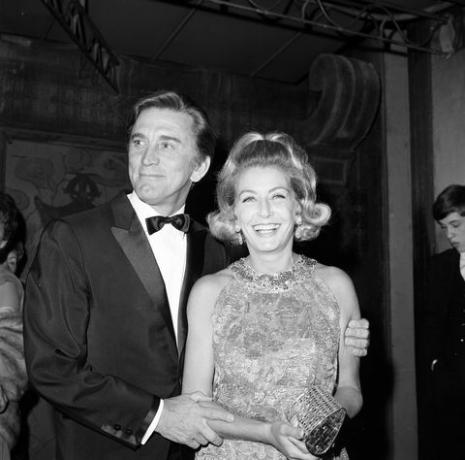 Kirk Douglas e Anne Buydens nel 1967