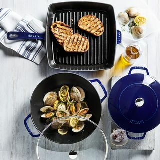 Staub 4 1/2-Qt. Padella smaltata perfetta