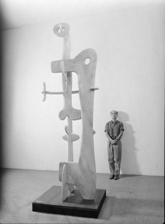 noguchi con scultura