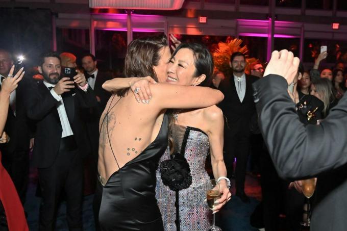 beverly hills, california accesso esclusivo 12 marzo, si applicano tariffe speciali michelle yeoh partecipa alla festa degli oscar della fiera della vanità del 2023 ospitata da radhika jones al Wallis Annenberg Center for the Performing Arts il 12 marzo 2023 a Beverly Hills, California, foto di Stefanie KeinanVF23WireImage per fiera della vanità