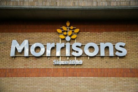 Una veduta esterna del Morrison Supermarket a nord di Londra. Su...