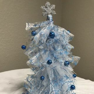 Albero di tulle da tavolo blu