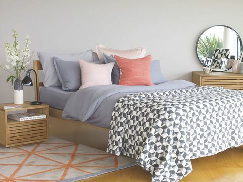 Habitat - piccolo spazio abitativo con Topology Interiors - specchio per camera da letto