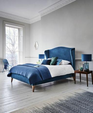 Willow & Hall: The Sandridge Bedstead Imbottito in Matt Velvet Mallard (lancio di giugno)