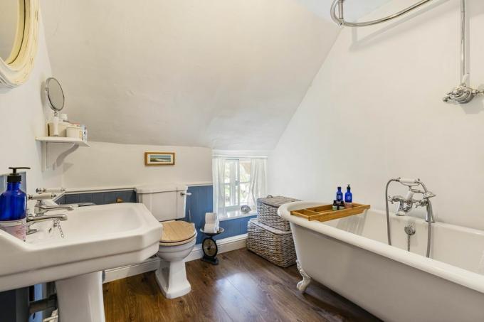 cottage dal tetto di paglia in vendita a bicester