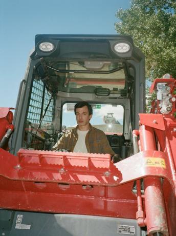 nathan fielder nel ruolo di Asher in the Curse, credito fotografico della prima stagione beth garrabranta24paramount con showtime