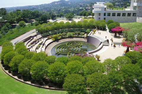 J. Giardino centrale del Museo Paul Getty