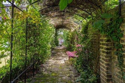 Villa di II grado in vendita a Barnes, Londra