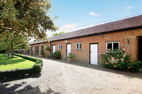 Wall House: casa del XV secolo con piscina e giardino recintato in vendita Windsor