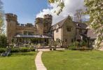 Proprietà in vendita: lo splendido castello di Bath è una dimora di campagna unica nel suo genere