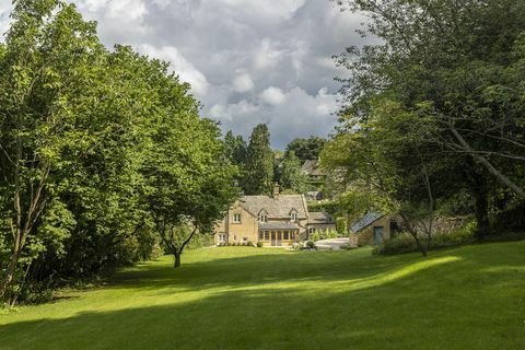 cottage Cotswold ristrutturato in vendita