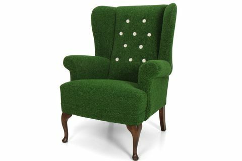 Bespoke Sofa London ha presentato una poltrona 'grass' in edizione speciale per celebrare il 131 ° Campionato di Wimbledon.