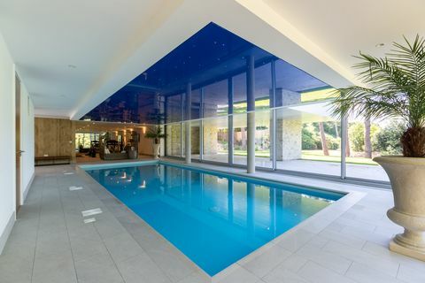 Optima, Luscombe - piscina - Fine & Country