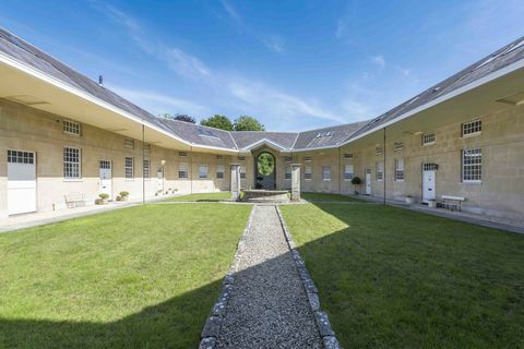 The Old Stables - Langton Long - cortile aperto