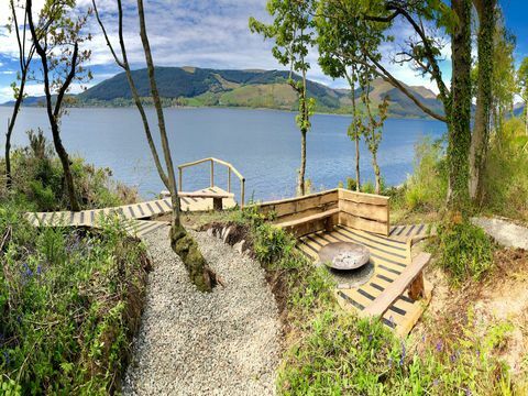 Cape Cove, la casa del film The Nest della BBC, girato a Loch Long, alle porte di Glasgow