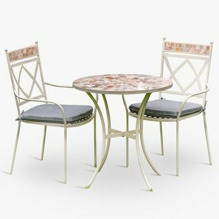 Set da tavolo e sedie da bistrot da giardino in Marocco