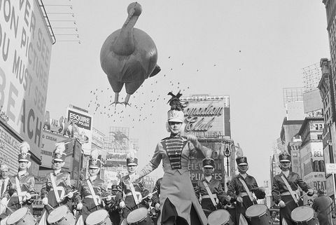 banda e palloncino di tacchino nella parata del giorno del ringraziamento di Macy nel 1959